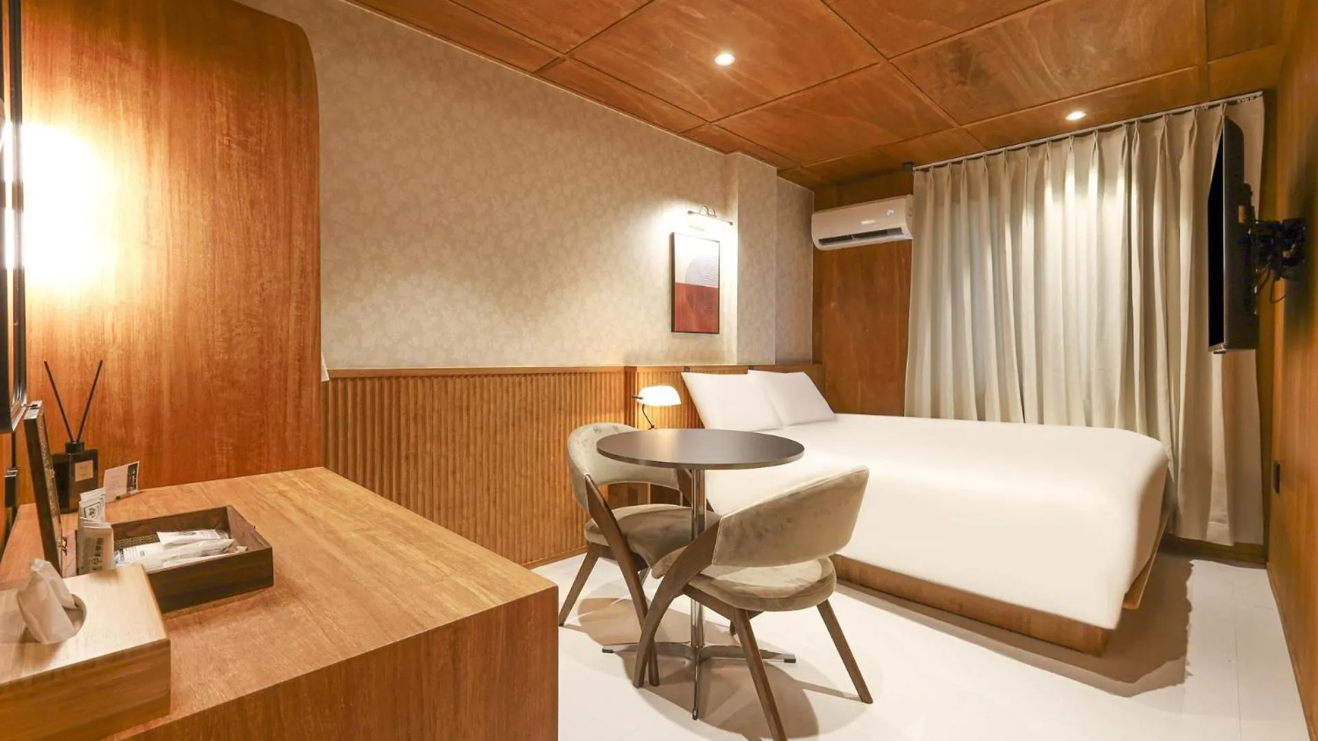 Lyrical Hotel Busan Yeongdo