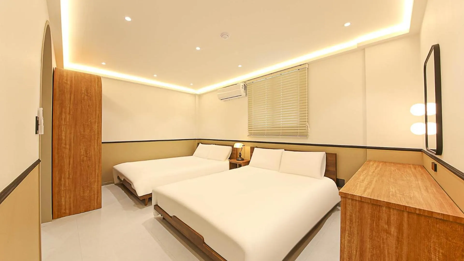 Lyrical Hotel Busan Yeongdo 0*,