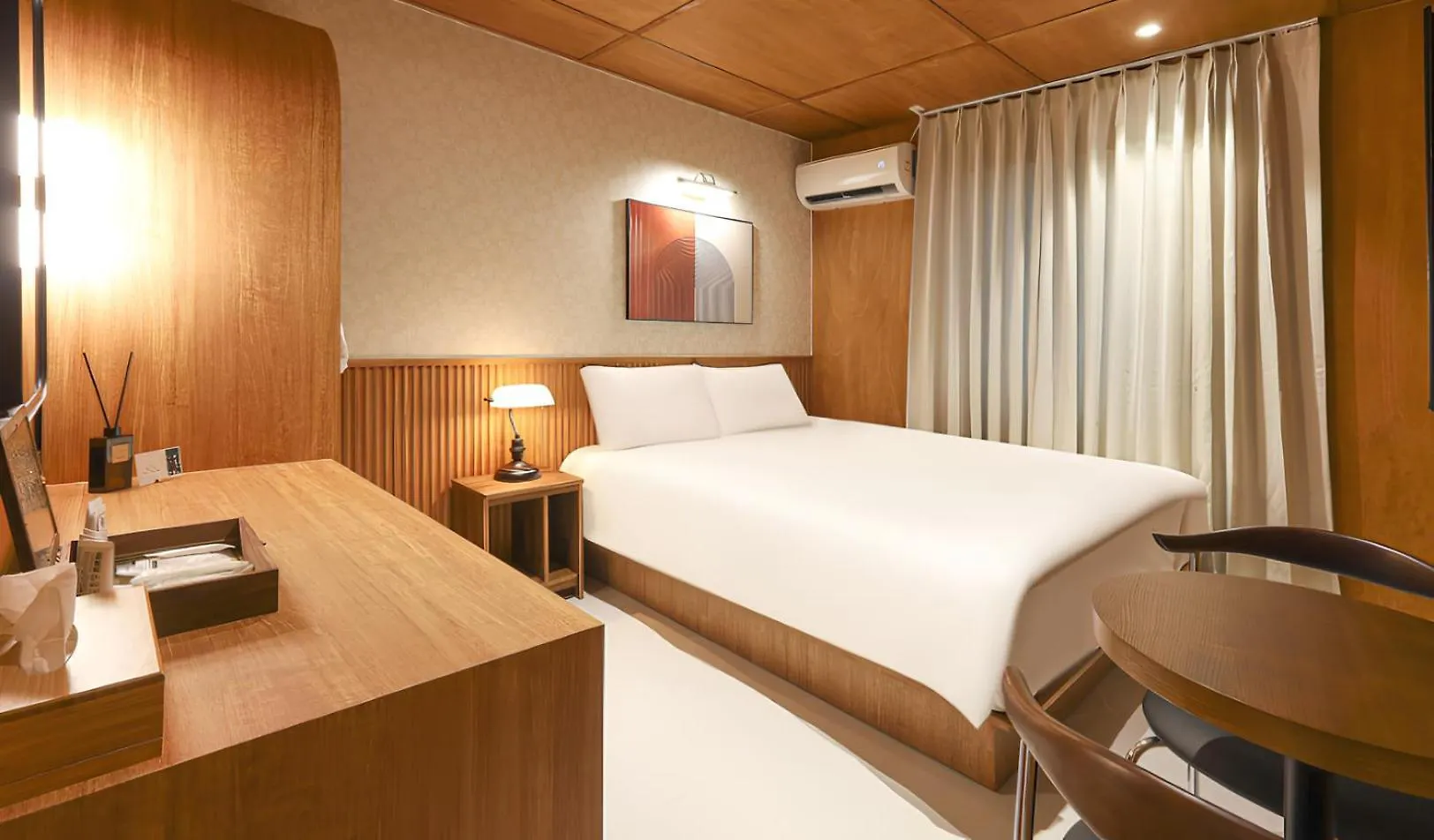 Lyrical Hotel Busan Yeongdo
