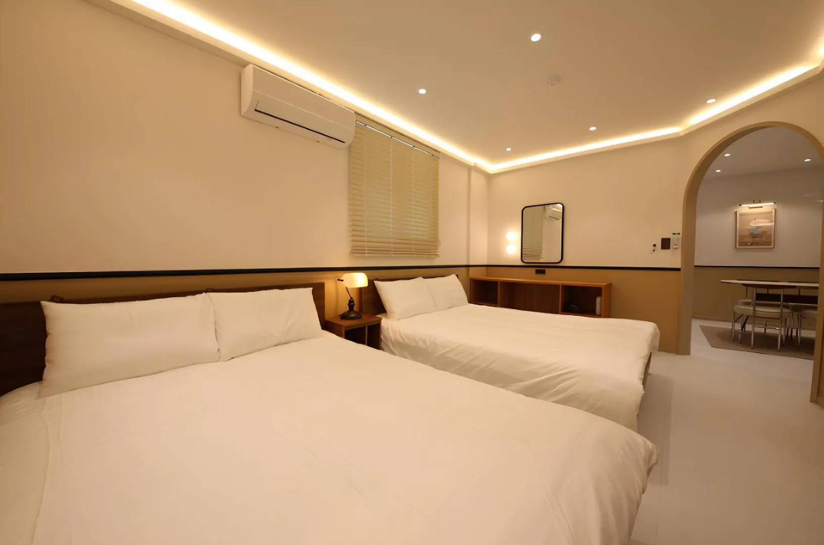 Lyrical Hotel Busan Yeongdo 0*,